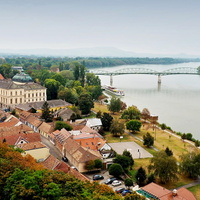 Pohled z baziliky Ezstergom na most do Štůrova