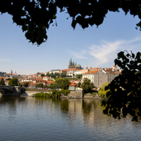 Pohled z Dvořákova nábřeží 