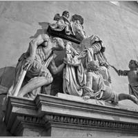 první sbírka oděvů