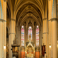 Hlavní oltář u sv. Ludmily v Praze 