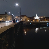 ...noční Praha bez stativu...