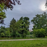 Mračí se nad parkem